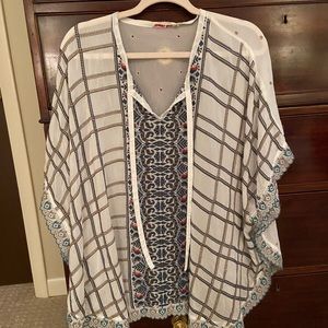 Small JohnnyWas fabulous embroidery on eyelet top. jeans/shorts/beach co…